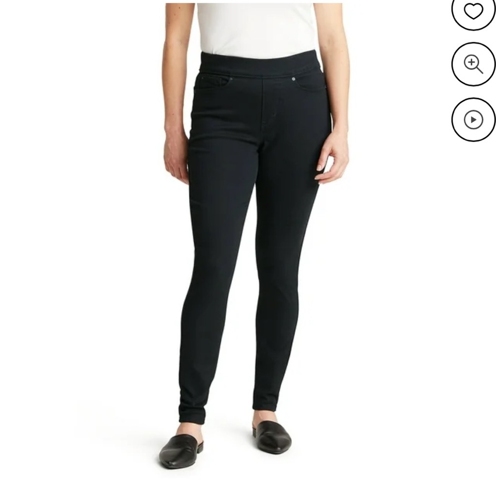 Levi’s pull on totally shaping jeans/legging